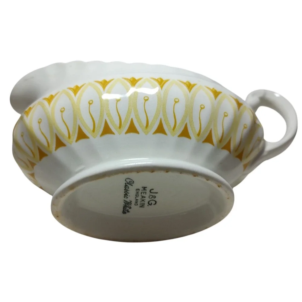 J and G Meakin Gravy Boat Classic White Yellow Gold English‎ Cottage Scalloped